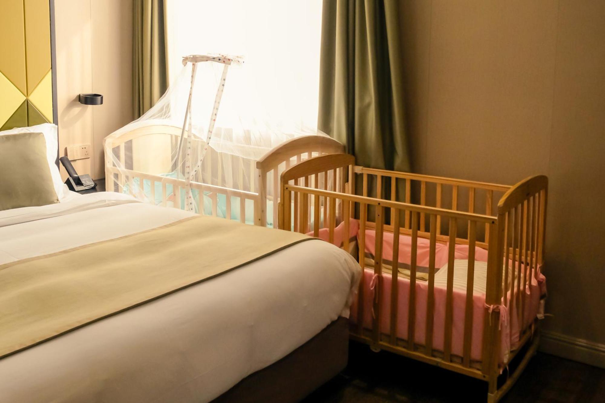 Shanghai-Deco Hotel-Free Shuttle Bus To Pudong Airport And Disneyland Dış mekan fotoğraf