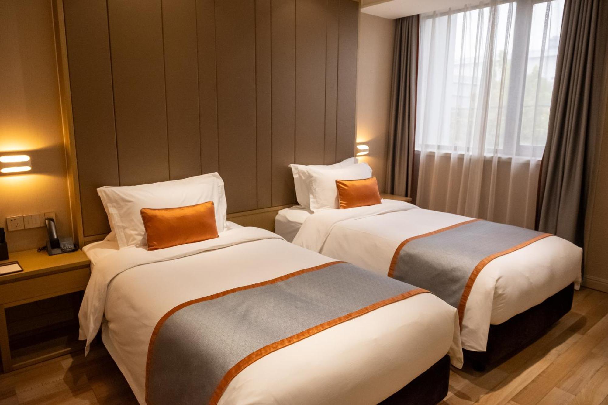 Shanghai-Deco Hotel-Free Shuttle Bus To Pudong Airport And Disneyland Dış mekan fotoğraf